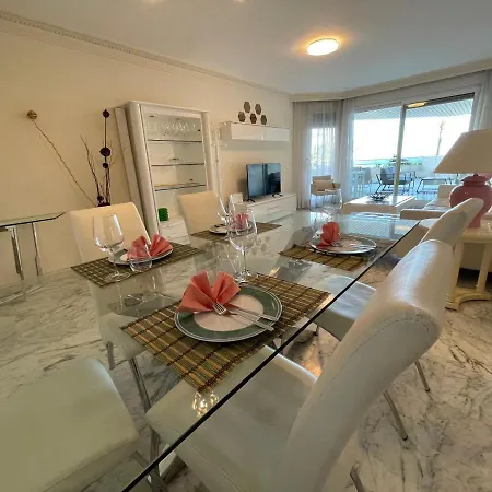 Inmejorables Vistas Al Mar , En Apartamento *